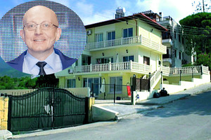 A. Valinsko namai užsienyje – vieni trūnija, kiti puoselėjami