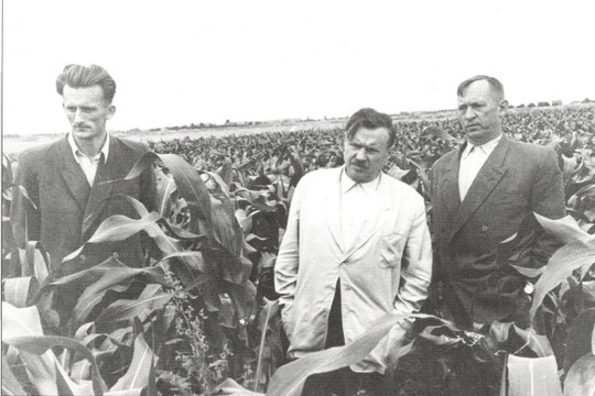 Ištyrinėti Sovietų Lietuvos elito klanai, jų kovos ir intrigos