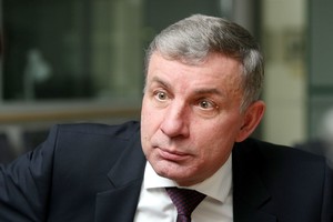 Ministro siūlymas – lietuvius palikti be ryšio ir be pinigų