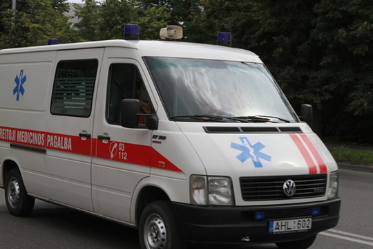 Kaune prie mokyklos mašina partrenkė vaiką
