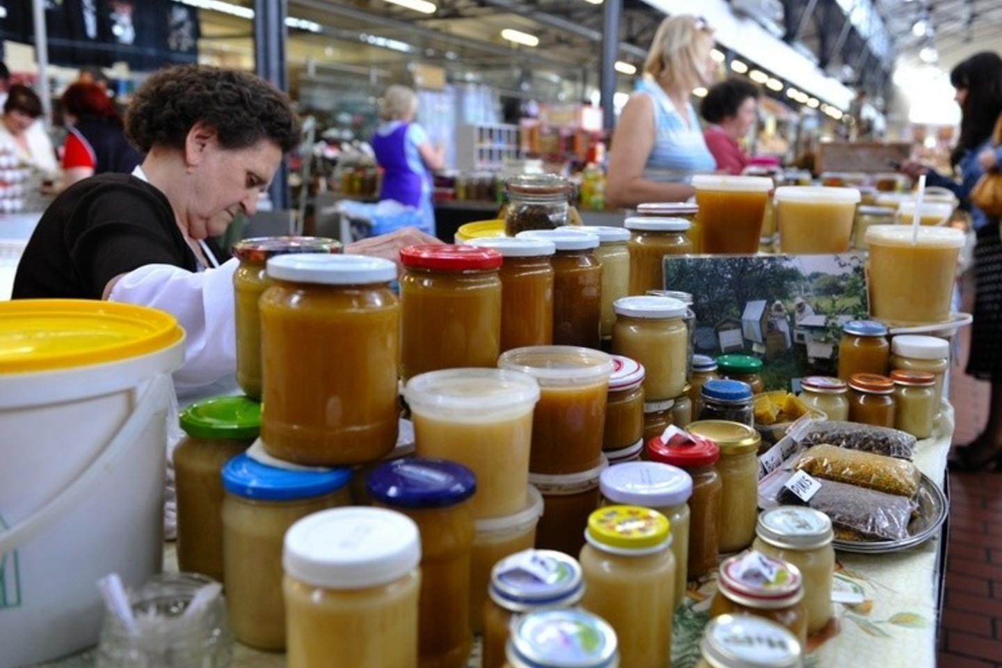 Medus labai populiarus, tačiau juo nereikėtų piktnaudžiauti.<br>V.Ščiavinsko nuotr.