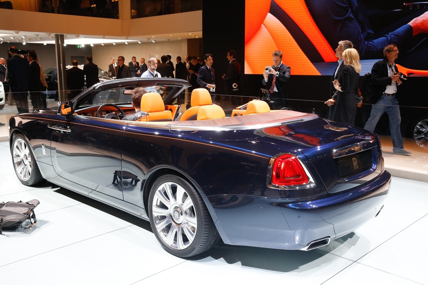 „Rolls-Royce Dawn“ – prabangiausias naujas kabrioletas rinkoje.<br>T.Bauro nuotr.
