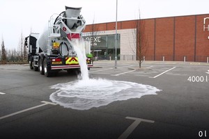 Keistas ištroškęs betonas vandenį siurbia kaip kempinė