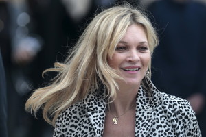 Supermodelio Kate Moss grožį pasiglemžė alkoholis ir cigaretės