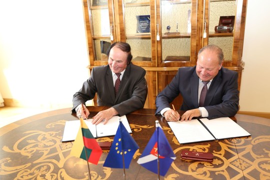 Kauno rajono savivaldybė ir darbdaviai sukirto rankomis