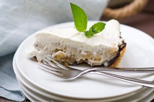 Nekeptas bananų ir sutirštinto pieno pyragas pagal N. Degutienę