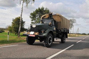 Radvilų kelią įveikė ir restauruotas rusų kariuomenės GAZ