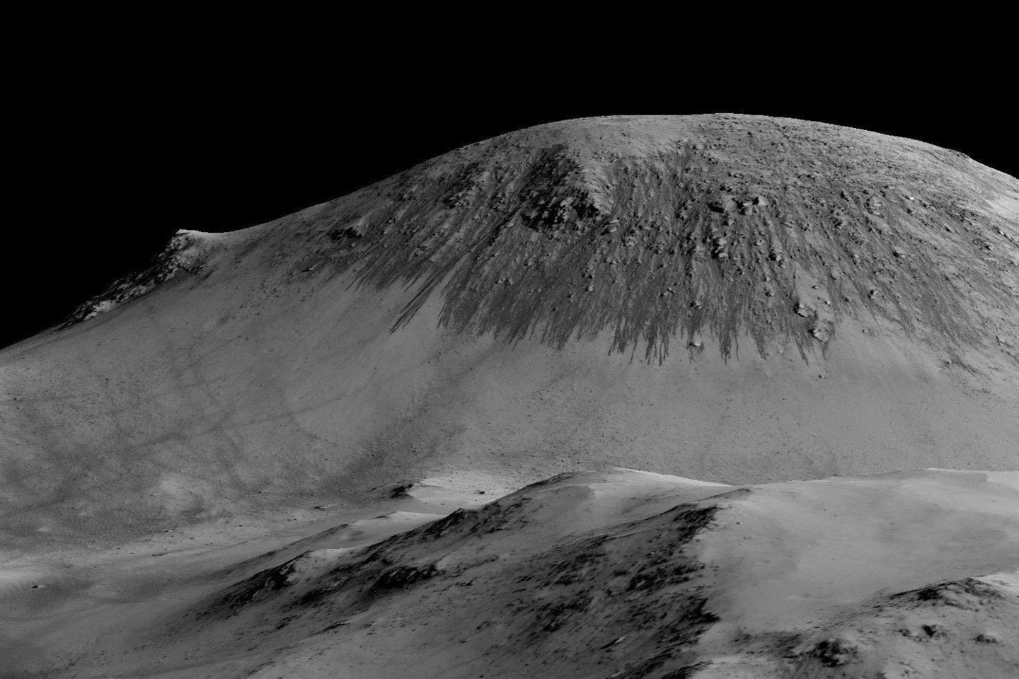 Skysto vandens Marse atradimas padidina tikimybę, jog Marse gali egzistuoti gyvybė.<br>AFP/Scanpix nuotr.