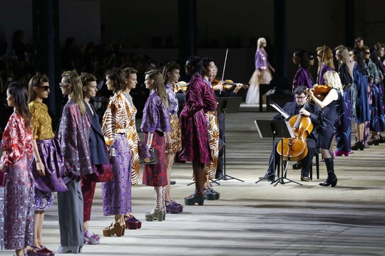 Paryžiaus mados savaitė: „Dries Van Noten“ kolekcija