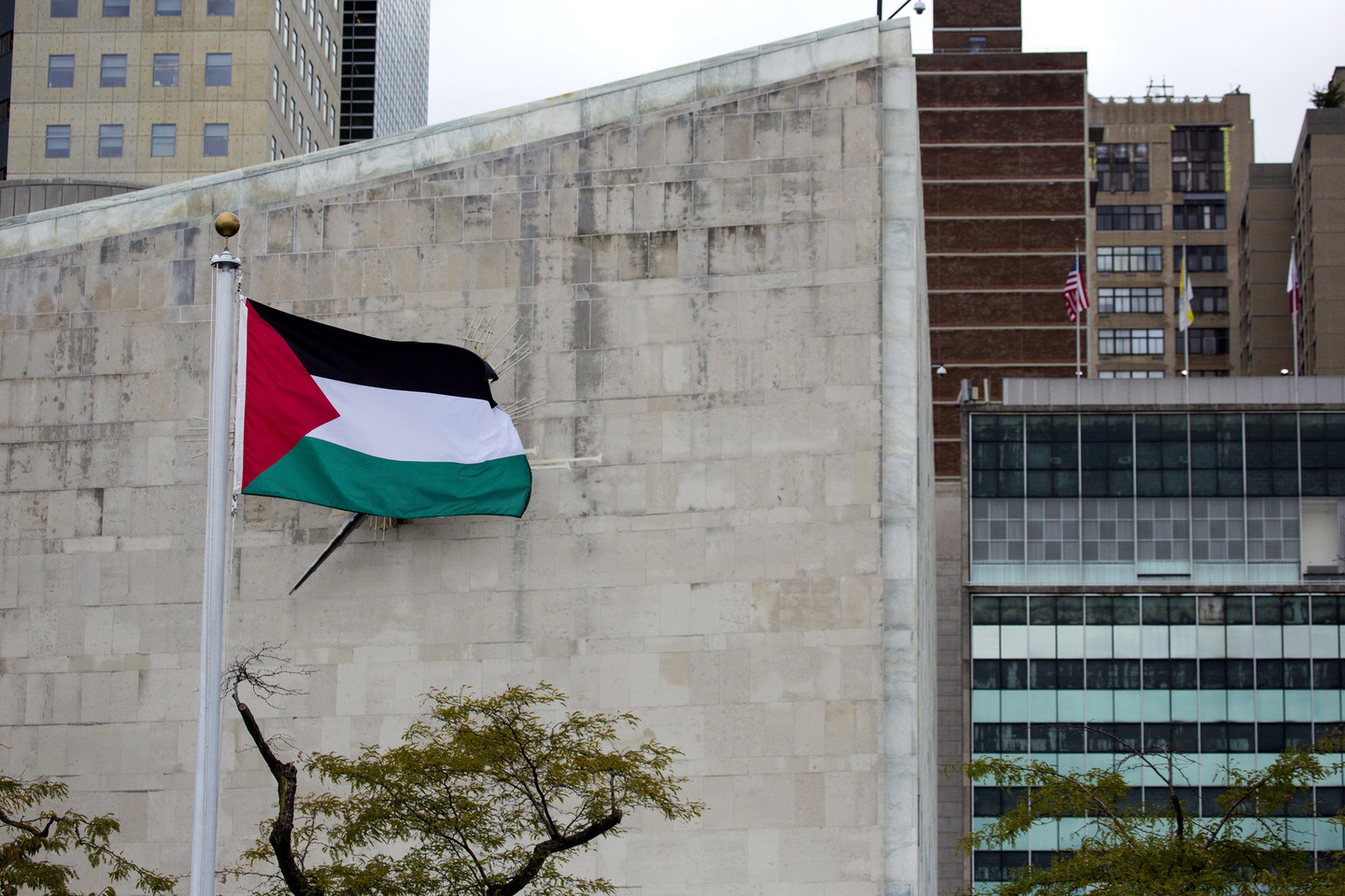 Jungtinėse Tautose pirmą kartą iškelta Palestinos vėliava.