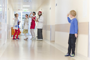 Neįprastos gydytojų klounų istorijos: kas padeda vaikams?