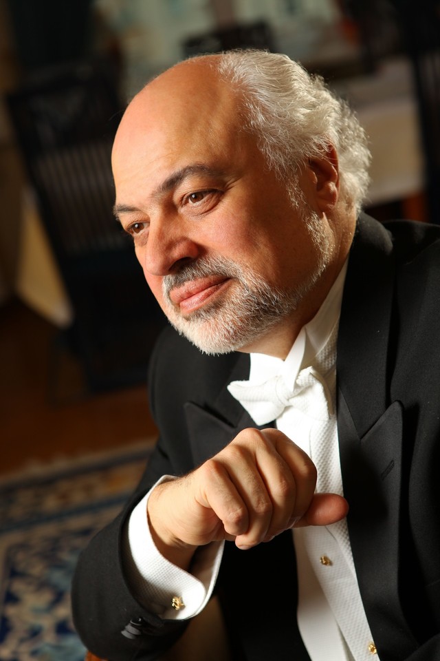 Sezono atidarymo koncertui diriguos K.Orbelianas.