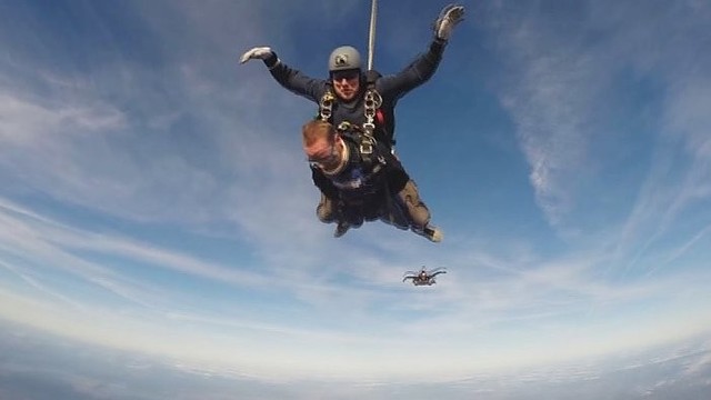 Neįgalaus vilniečio šuolis parašiutu – pirmas Baltijos šalyse