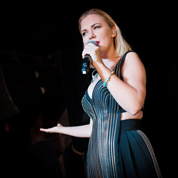 Monika Linkytė savo muzika užvaldė Klaipėdos klubo lankytojus.