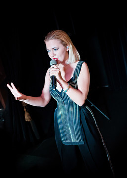 Monika Linkytė savo muzika užvaldė Klaipėdos klubo lankytojus.