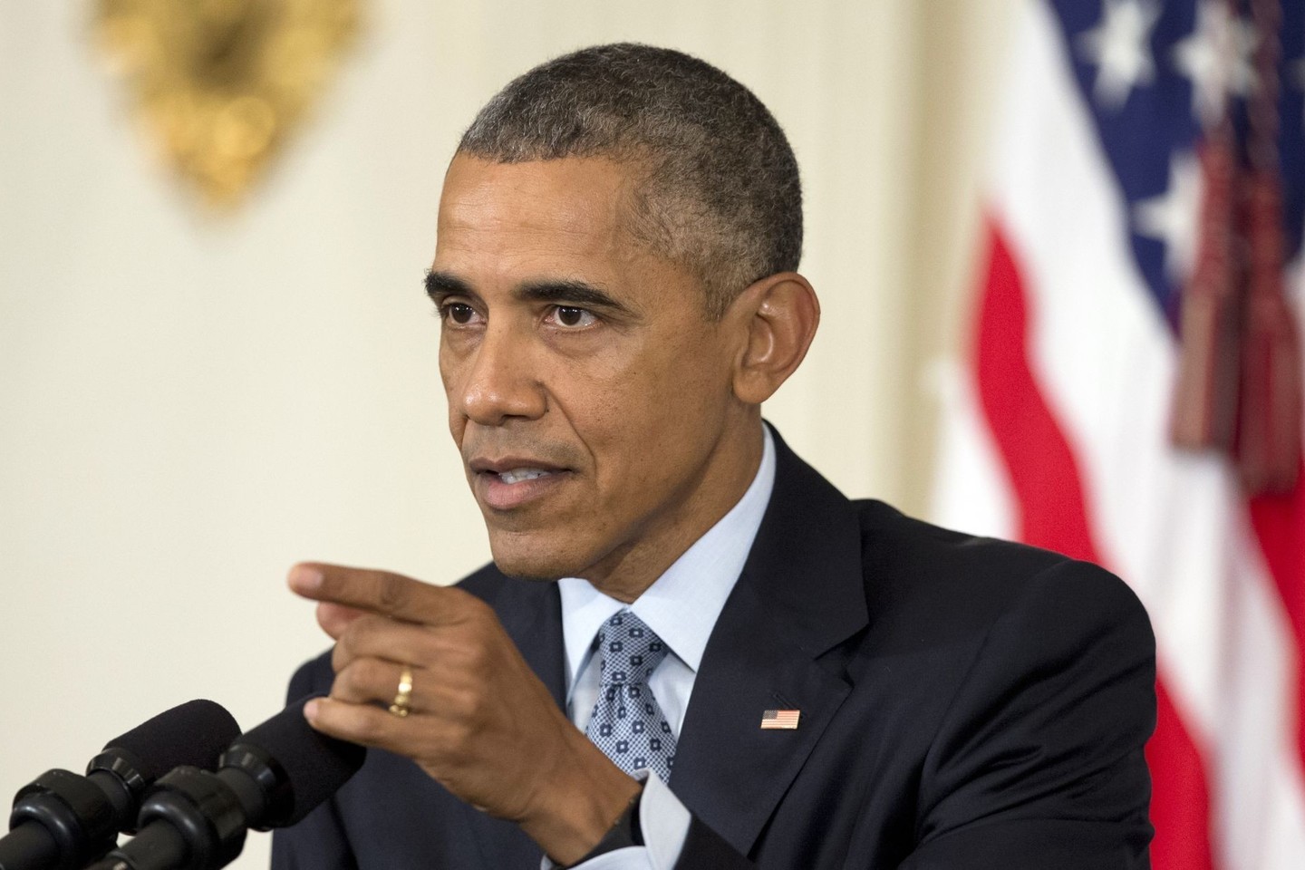 „Gynybos departamentas pradėjo visapusišką tyrimą ir mes lauksime to tyrimo rezultatų prieš galutinai nuspręsdami dėl šios tragedijos aplinkybių“, – sakė B.Obama.