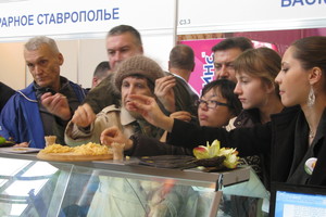 Rusijoje išnyko sviestas ir sūriai – liko baisios jų kopijos