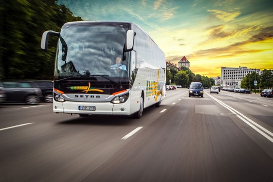Tarpmiestinių autobusų keleivių skaičių didina internetas