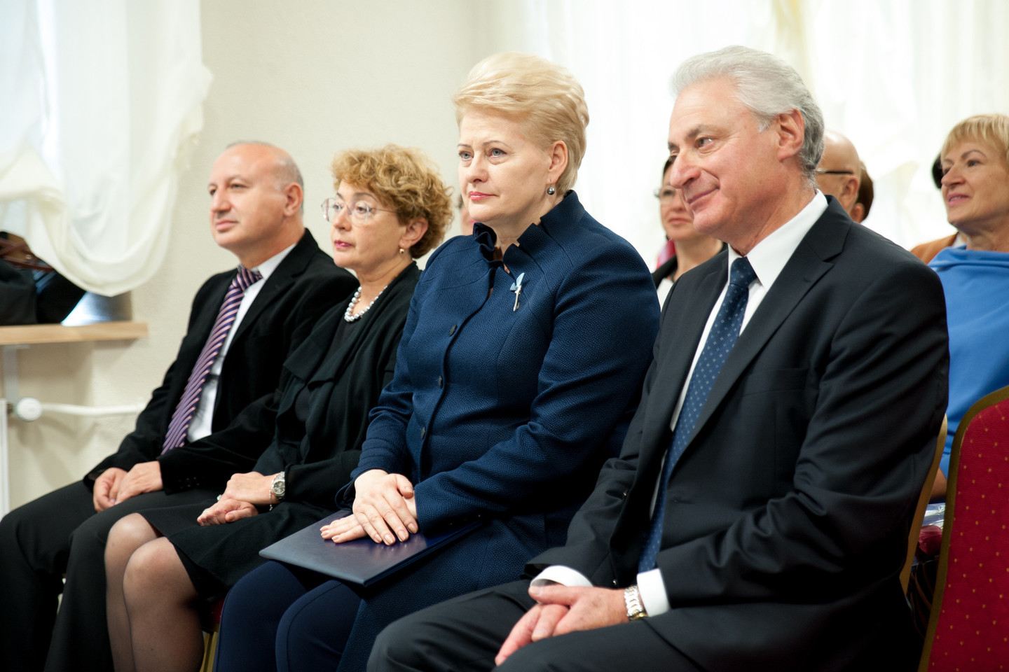 Pirmadienį prezidentė Dalia Grybauskaitė lankėsi Vilniaus Šolomo Aleichemo ORT gimnazijoje.<br>V.Ščiavinsko nuotr.