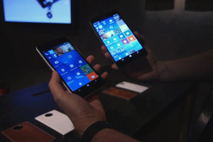 „Microsoft“ – kompiuterių žudikas ir skysčiu aušinamas telefonas