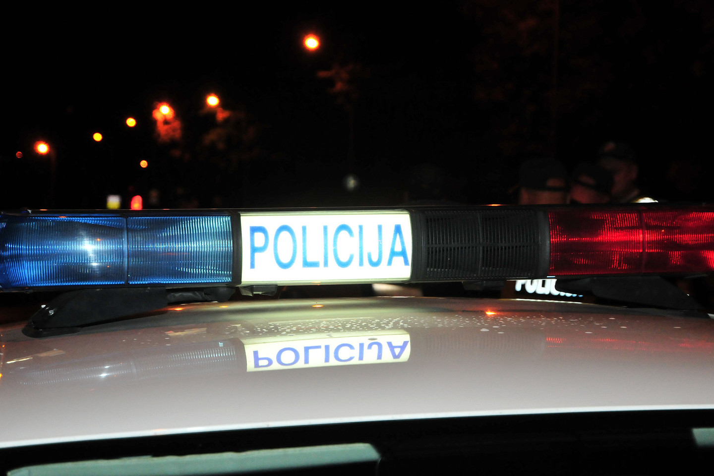 Policija aiškinasi moters mirties priežastis.