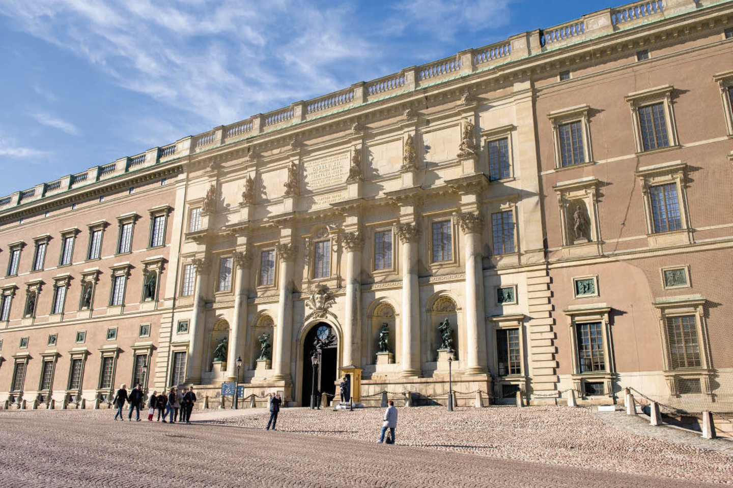Karališkųjų rūmų pastate įsikūrę keletas muziejų ir yra apie 600 kambarių bei salių.<br>J.Stacevičiaus nuotr.