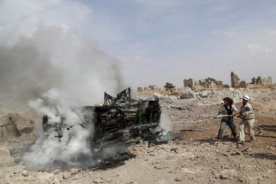Rusijos aviacija bombardavo taikinius Sirijos Palmyros mieste