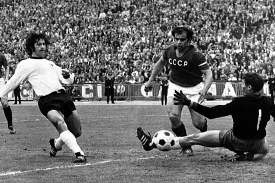 Futbolo legenda G. Mulleris gydomas nuo Alzheimerio ligos