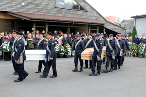 Radviliškyje atsisveikinta su tragiškai žuvusia šeima
