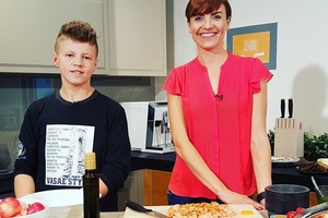 Sulieknėjęs paauglys skatina vaikus valgyti daržoves