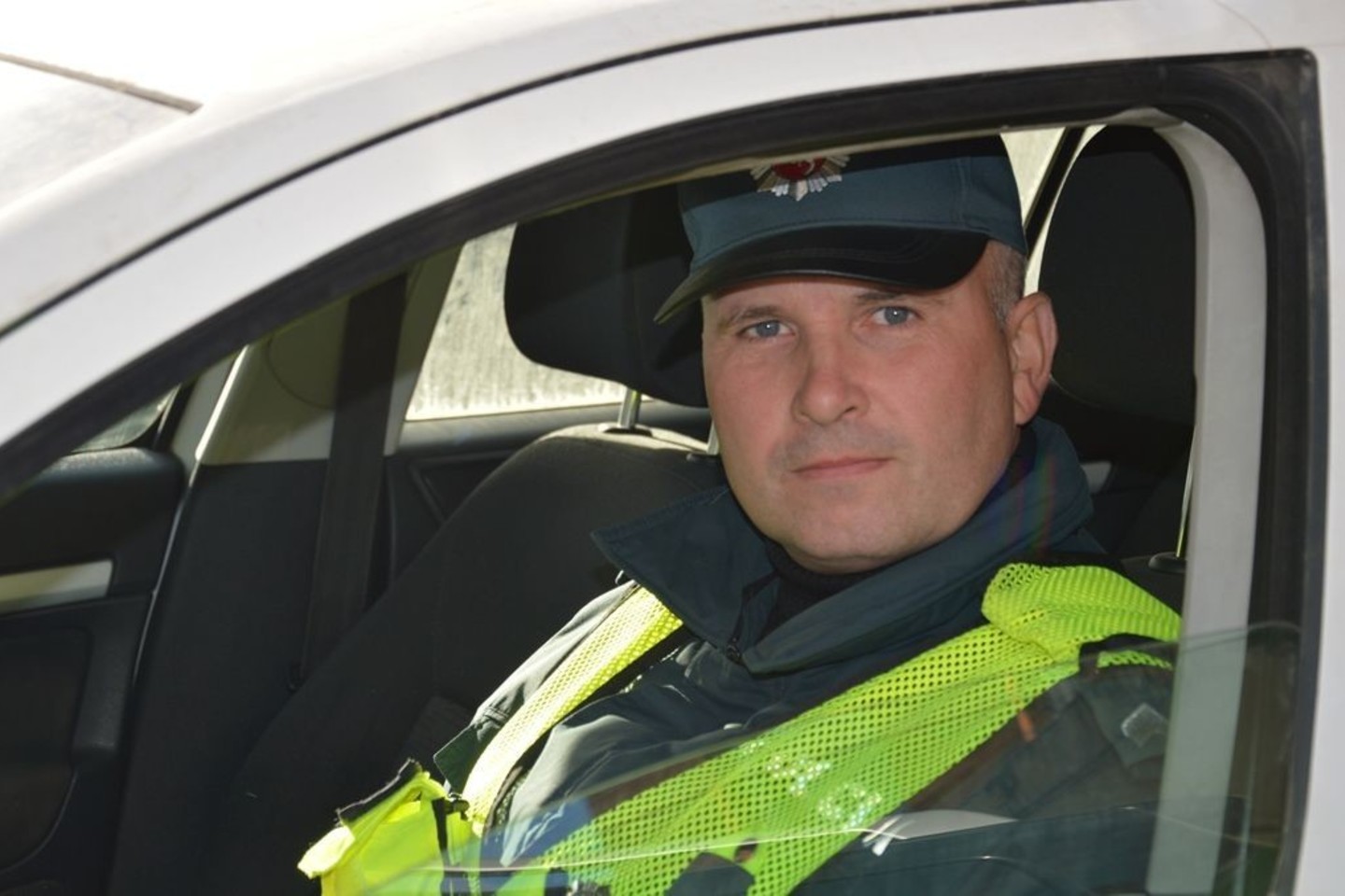 25 metus policijoje tarnaujantis D.Jablonskis pagelbėjo į bėdą patekusiems tautiečiams.