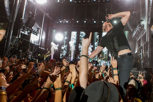 Nauja „Imagine Dragons“ daina – kovai su pabėgėlių krize