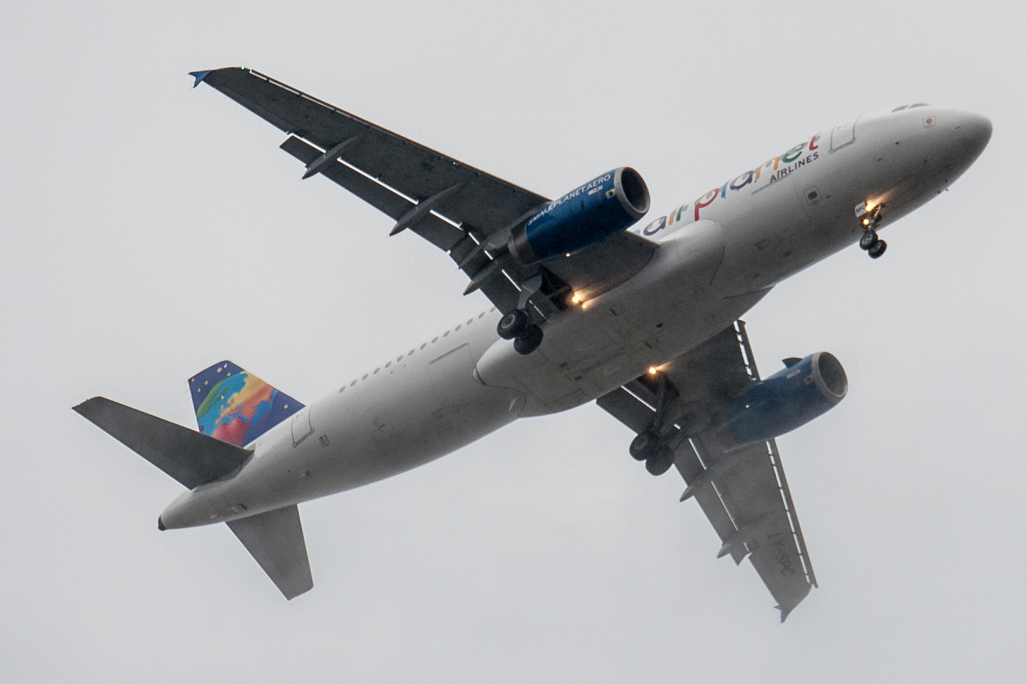Oro linijų bendrovės „Small Planet Airlines“ lėktuvu Boeing 737-300 skraidė besimokantys pilotai.<br>V.Ščiavinsko nuotr.
