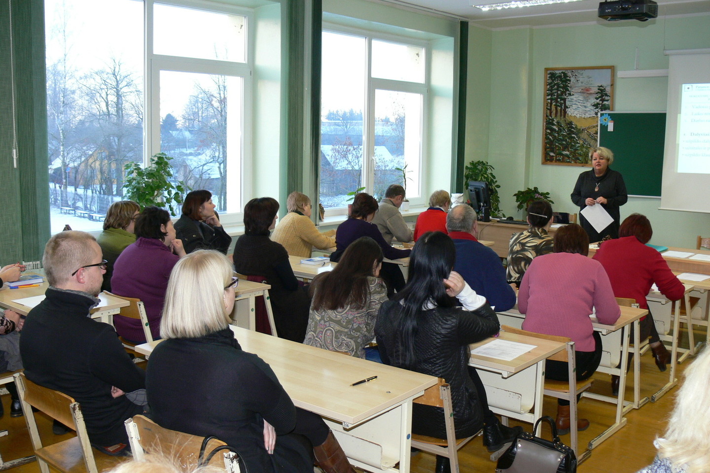 Suaugusiųjų mokymai Sangrūdos gimnazijoje, vedami Marijampolės kolegijos lektorės Gražinos Jakovickienės.<br>Asmeninio archyvo nuotr.