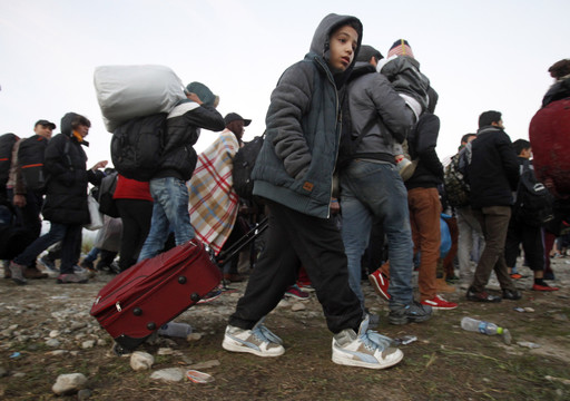 Dalis migrantų su savimi nešasi visą savo gyvenimą.<br>AP nuotr.