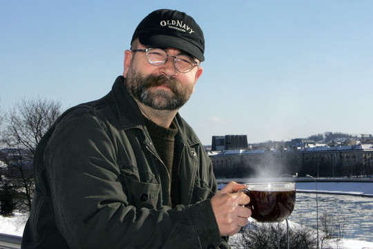 „Baltas sodininkas“ – ir apie V. Kernagį, ir apie visą Lietuvą