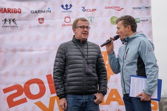 Ž.Balčiūnaitės bėgimas Vilniuje priviliojo kelis šimtus dalyvių.<br>D.Umbraso nuotr.