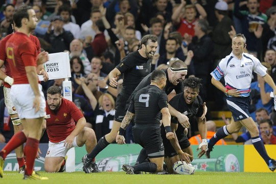 Naujosios Zelandijos regbio rinktinė nušlavė prancūzus