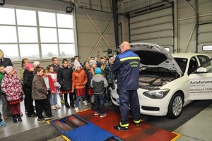 Saugaus eismo akciją mokiniams surengė techninės apžiūros centre