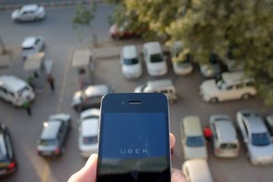 Indijoje „Uber“ vairuotojas išprievartavo klientę