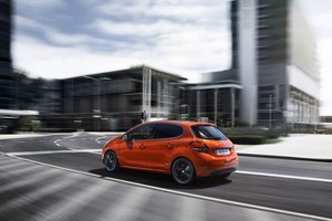 Kovoje dėl „Metų automobilio 2016“ titulo – 39 pretendentai