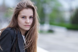 Prestižinės gimnazijos dvyliktokė sukėlė skandalą dėl uniformos