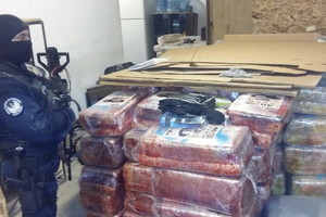 Tarp JAV ir Meksikos aptiktas „narkotikų tunelis“