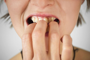 Kramtote nagus? Nė neįsivaizduojate, kas jums gresia