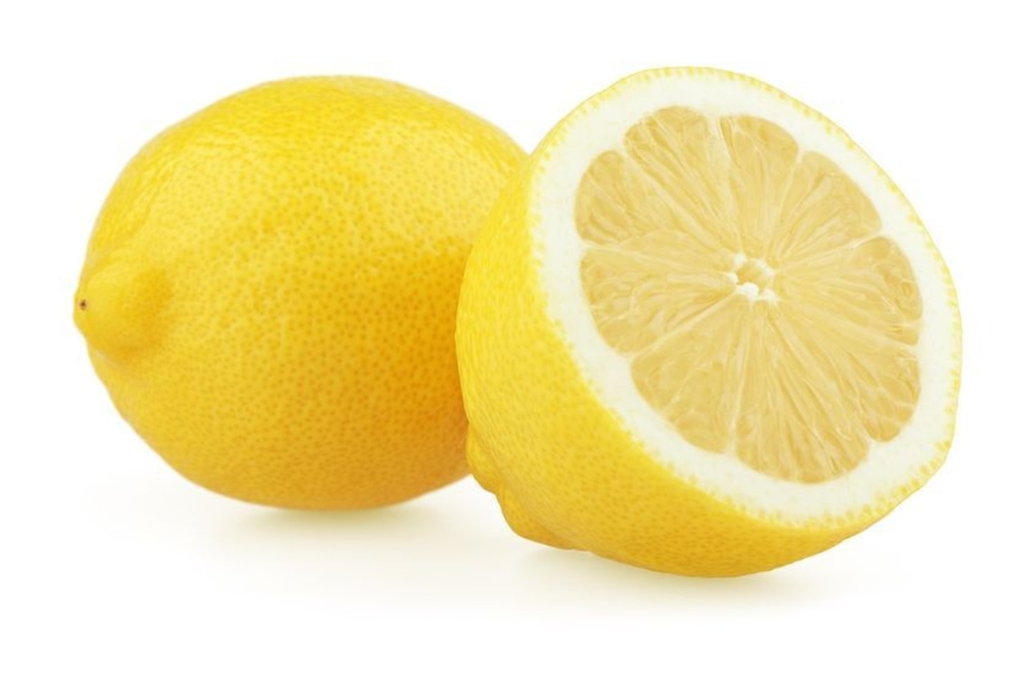Vaisines museles galite išvaikyti, pasinaudoję citrinos puselėmis.<br>123rf nuotr.