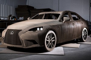 „Lexus“ sukonstravo automobilį iš kartoninių dėžių