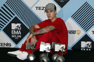 MTV ceremonijoje triumfavęs J. Bieberis gavo prizą ir už grožį