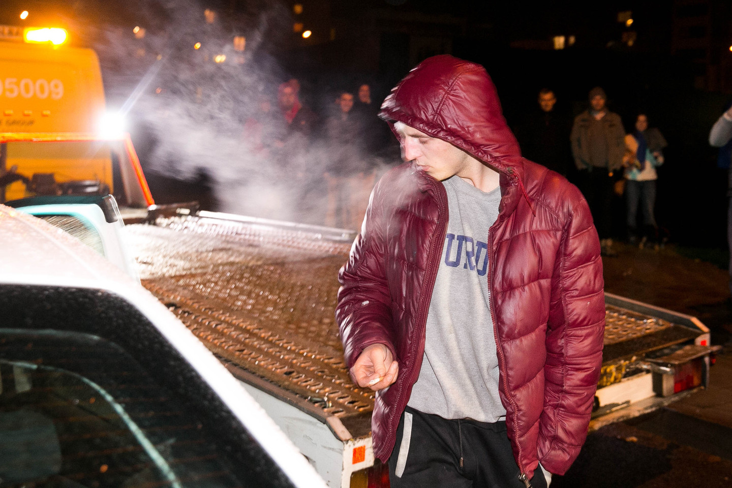 Tuo metu, kai BMW nevaldomai skriejo keliu, stotelė buvo tuščia.<br>T.Bauro nuotr.