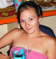 Sukčiai pasisavino nužudytos merginos tapatybę