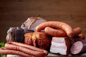 Ar metas atsisveikinti su rūkyta mėsa? Tiesa iš specialistų lūpų